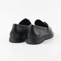 フラットビットローファー