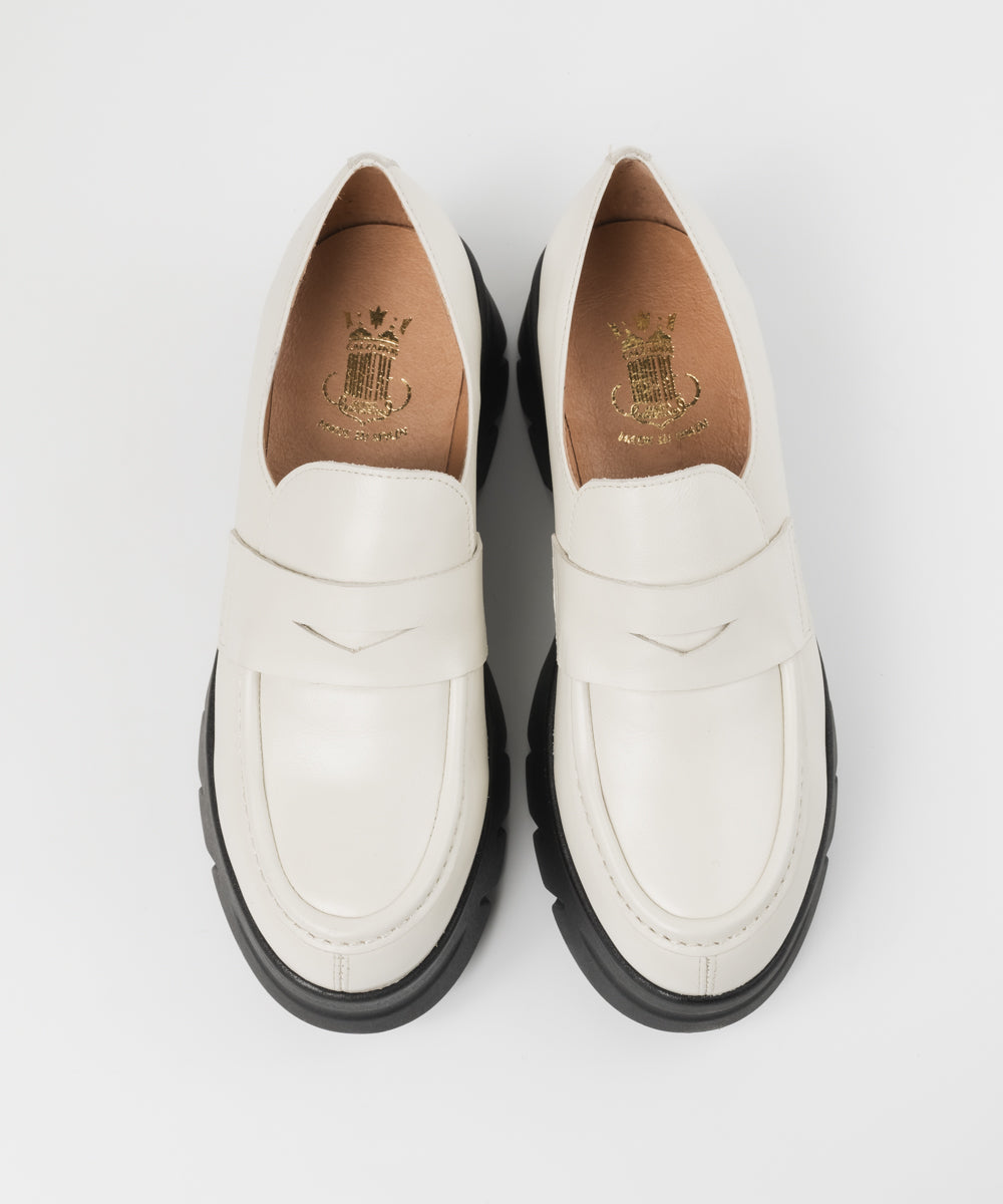 厚底コインローファー