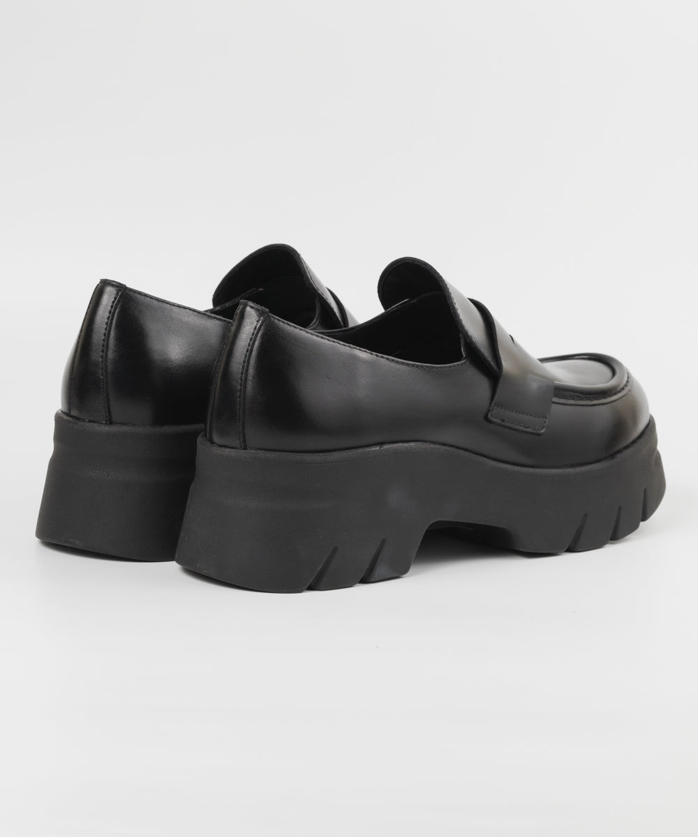 厚底コインローファー