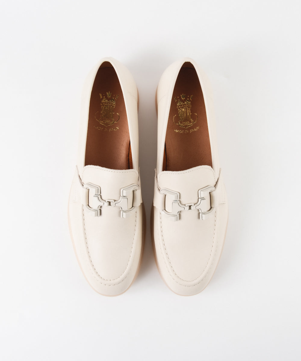 フラットビットローファー