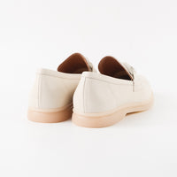 フラットビットローファー