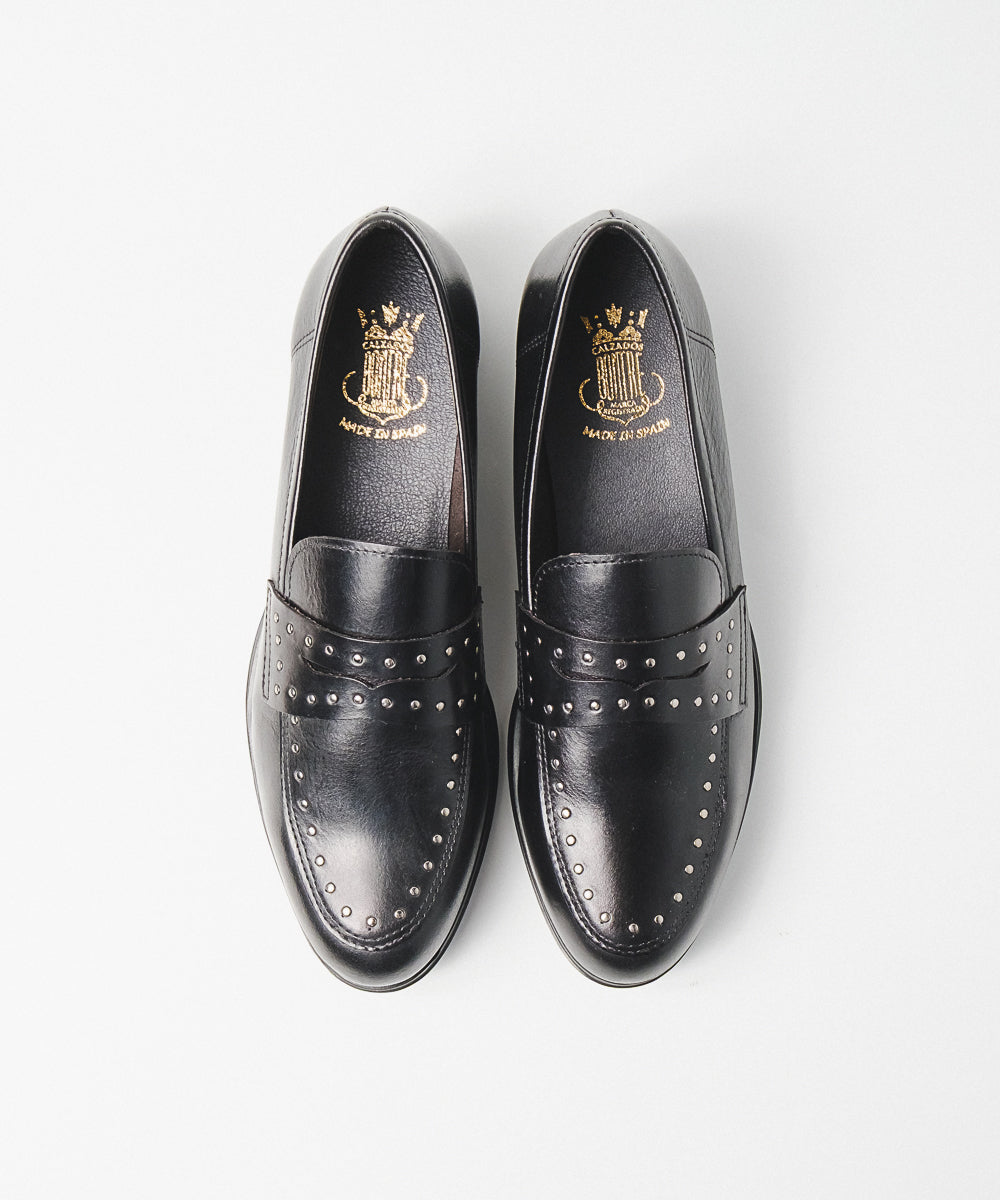 スタッズローファー