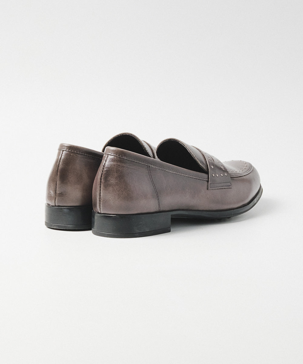 スタッズローファー