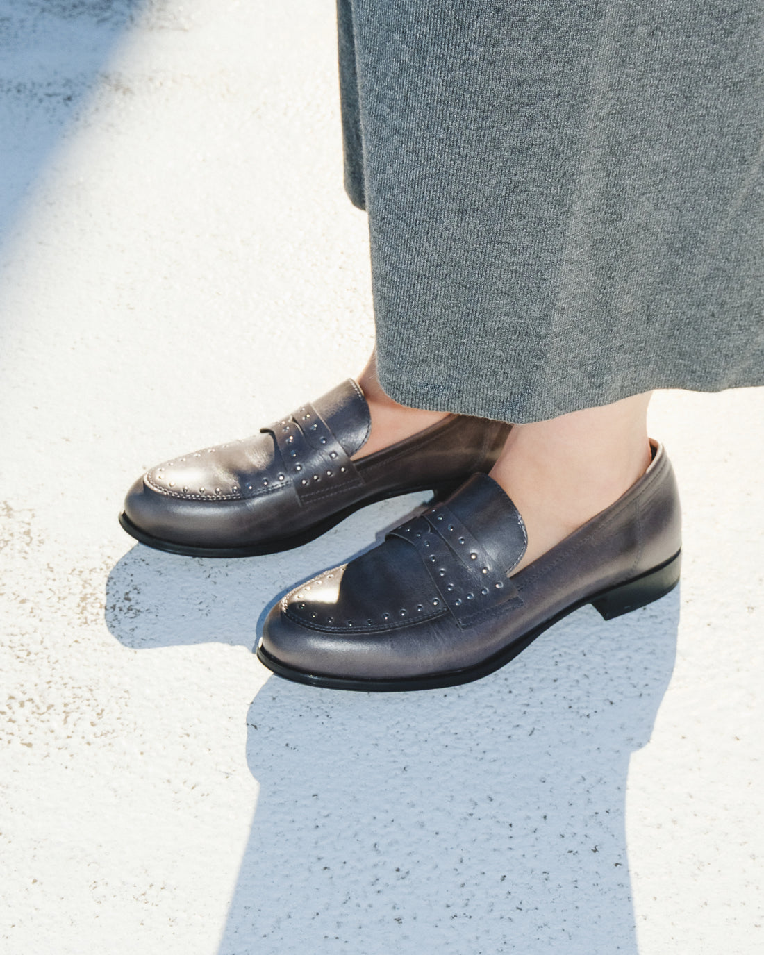 スタッズローファー