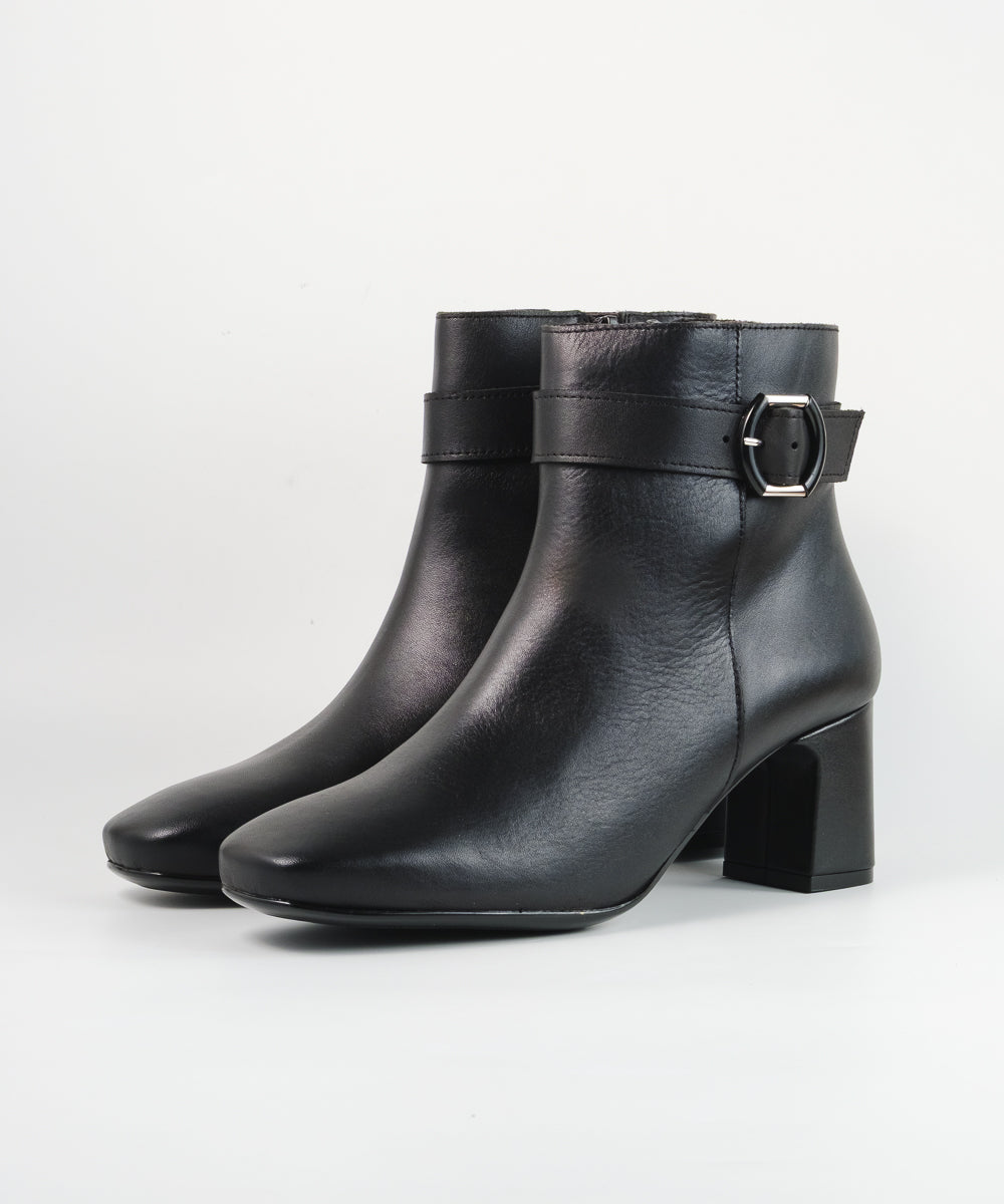 セットバックショートブーツ