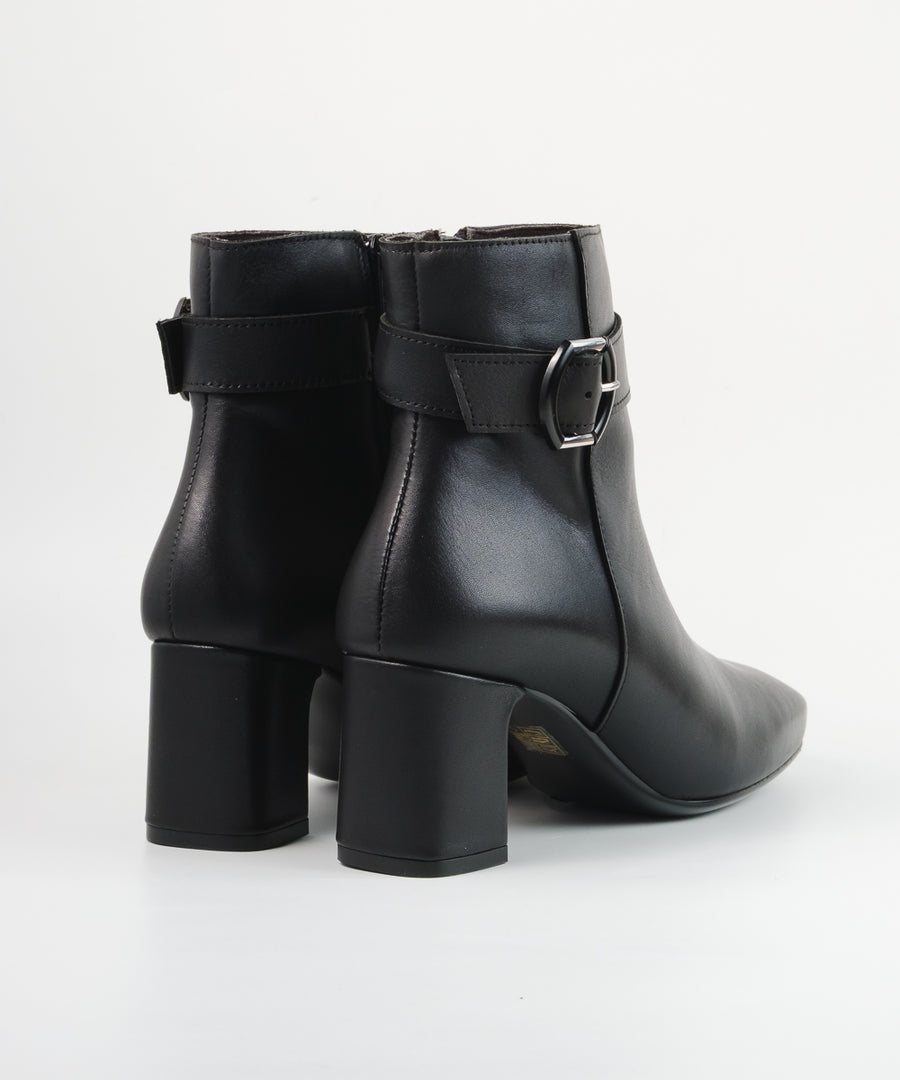 セットバックショートブーツ