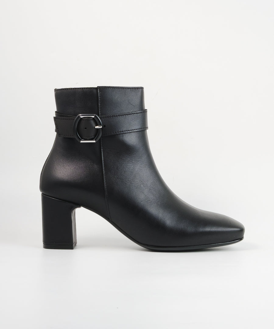 セットバックショートブーツ